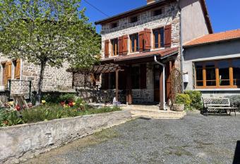 G  te Laprugne, 3 pi  ces, 6 personnes - FR-1-489-448 has Balcony rooms