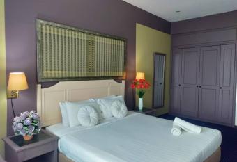 Jazz Rainbow Paradise beachfront Peanag allows 18 year olds to book a room