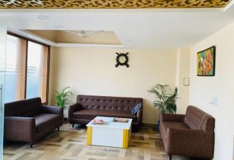 HOTEL THE SIGNATURE INN has Balcony rooms