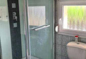 Maison au calme has Balcony rooms