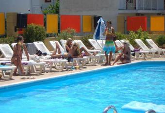 Kavos Central has Balcony rooms