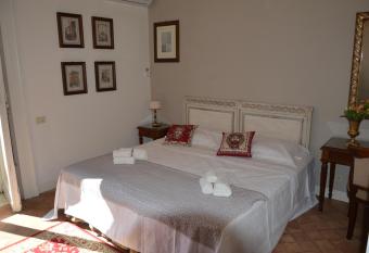 Uzeda, Doppia con bagno privato has Balcony rooms
