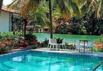 Pont Bleu Suites has Balcony rooms