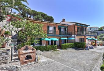 Villa Italia Capoliveri has Balcony rooms