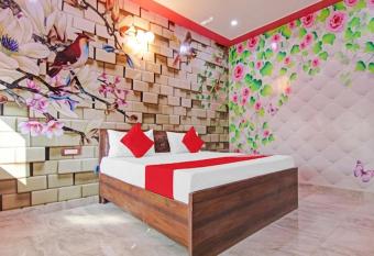 Govind Residence has Smoking/Balcony rooms