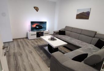 Apartman Anelija has Balcony rooms