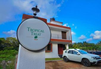 Tropical Treat Villa has Balcony rooms