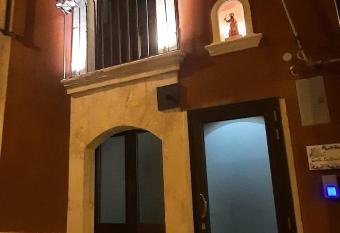 Casetta Castelvecchio has Balcony rooms