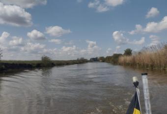 Battre d eau allows 18 year olds to book a room