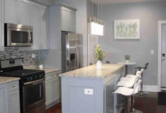 Upscale apartment Westside of Chicago has rooms with a private hot tub