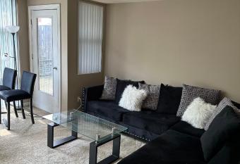 2bd/2ba Riverfront City View Apt allows 18 year olds to book a room