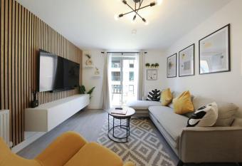 Stylish Well-Furnished Haven. allows 18 year olds to book a room