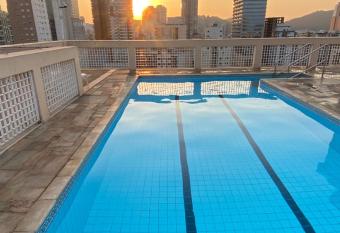 APARTAMENTO ESTILO FLAT allows 18 year olds to book a room