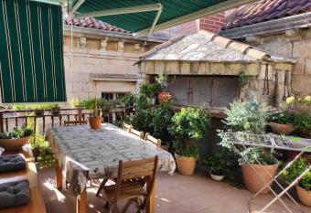 Center of town rooms!No.2 has Balcony rooms