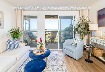 Dancing In the Moonlight Romantic Ocean Front for Couples has Balcony rooms