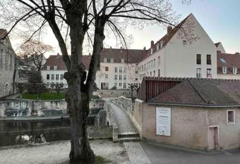 Appartement bords de l   Eure charmant studio allows 18 year olds to book a room