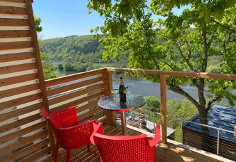 Apartm  n - E - Vyhl  dka nad   ekou has Balcony rooms