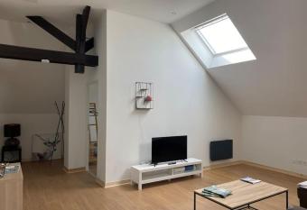 Appartement Emy spacieux et lumineux allows 18 year olds to book a room