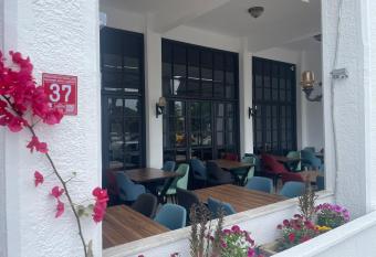 Blue Topas Otel has Balcony rooms