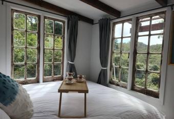 Bellingen Hideaway Tiny Home- Breathe. Discover. Renew. has Balcony rooms