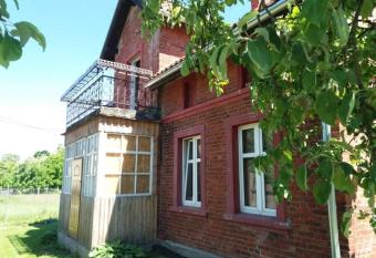 Zofi  wka allows 18 year olds to book a room