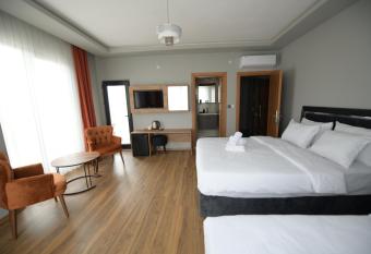 POAL GROUP HOTELS allows 18 year olds to book a room