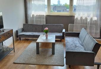 Sch  ne sonnige Wohnung has Balcony rooms