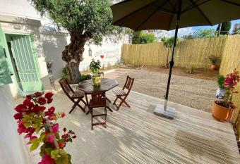 Anastasia, downtown village house has Balcony rooms