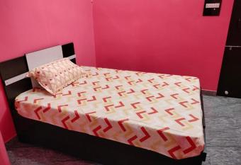 Dreamily Family Friendly - 3 Room Serviced Apartment. has rooms with a private hot tub