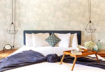 Cozy Apt.     Private Pool     Short Drive to Beach allows 18 year olds to book a room