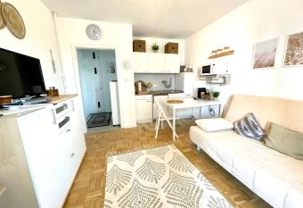 Behagliches Apartment f  r 2 has Balcony rooms