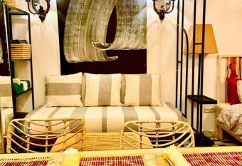 Art Studio au c  ur de Tanger allows 18 year olds to book a room