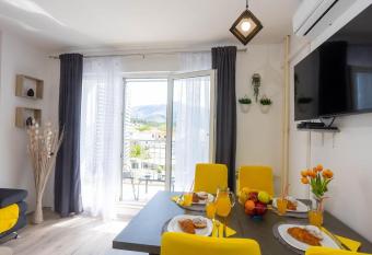 Apartment Kiki, near old Salona has Balcony rooms