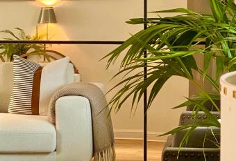 Sandpiper Cottage Bed & Breakfast allows 18 year olds to book a room