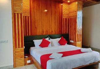 Appas Hotel has Balcony rooms