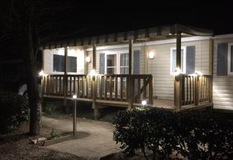 Mobilhome tout confort has Balcony rooms