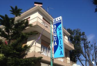 Hotel Acqua Marina allows 18 year olds to book a room