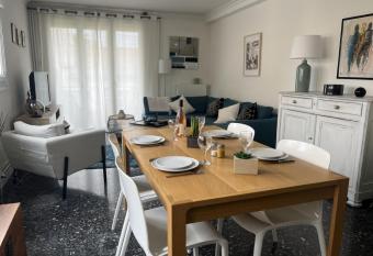 Le Paisible has Balcony rooms