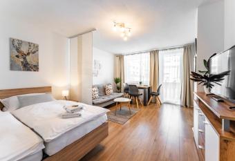 Billys Apartment Zentrum, Renoviert, Garage, Netflix has Balcony rooms