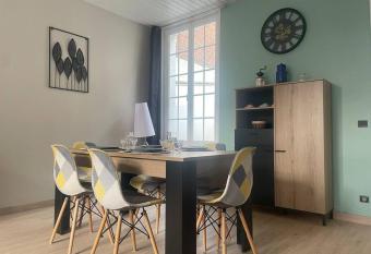 Maison    2 pas du centre ville has Balcony rooms