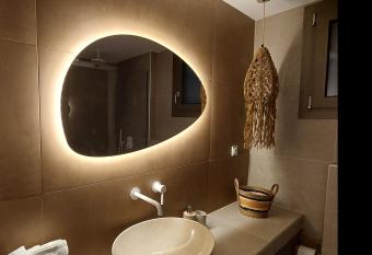 Phoenix Apartments Parga allows 18 year olds to book a room