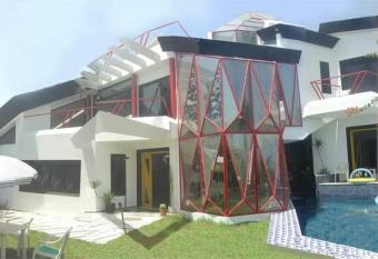 Dar Hamadi allows 18 year olds to book a room