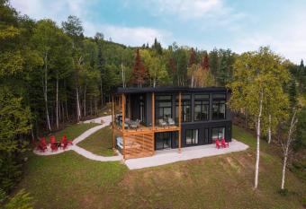 Le M  t  ore : Luxurious Cottage with View and Spa has Balcony rooms