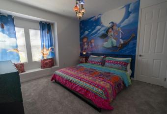 *Brand New* Solara Resort Amazing 8-bedroom villa w/pool has rooms with a private hot tub