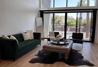 Urban Escape, Brand New Central Phoenix Parks & More has Balcony rooms