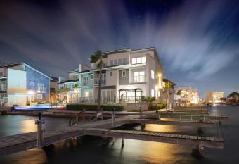 Unique Bayfront Condo with boat slip has Balcony rooms