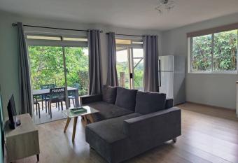 Logement cozy avec Jardin has Balcony rooms