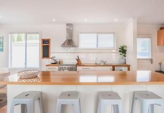 Almonta Escape - COFFIN BAY - Perfect for couples or families has Balcony rooms