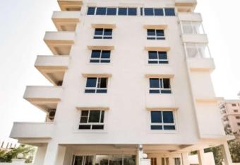 PARAMOUNT HOTEL has Balcony rooms