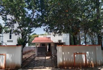 Kayalan Guest House has Smoking/Balcony rooms